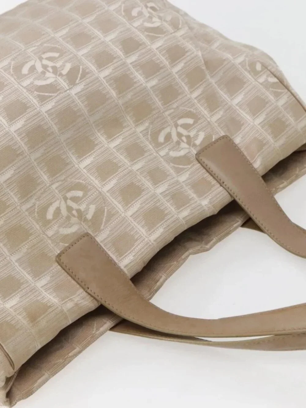 CHANEL New Travel Line Tote Bag Beige Gold CC Auth 143977